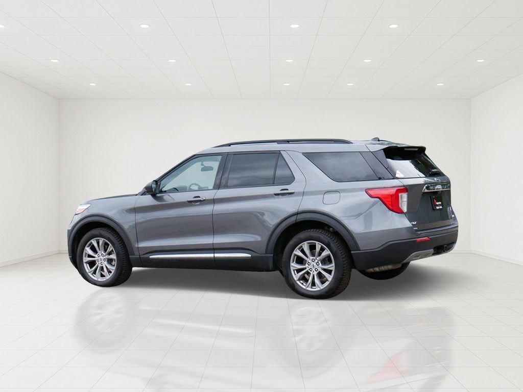 Certified 2023 Ford Explorer XLT w/ Equipment Group 202A AWD/4WD image 4