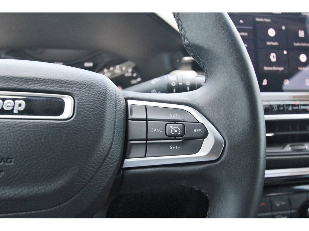 Used 2023 Jeep Compass Latitude AWD/4WD image 24