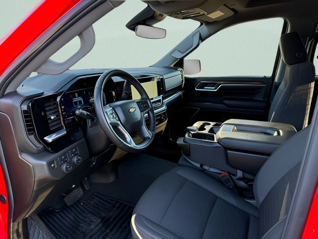 Used 2025 Chevrolet Silverado 1500 LT AWD/4WD image 4