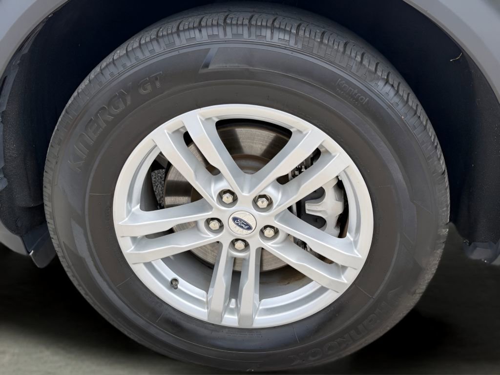 Certified 2023 Ford Explorer XLT RWD image 21