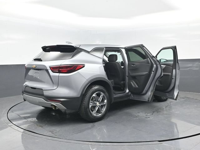 Used 2025 Chevrolet Blazer LT AWD/4WD image 29