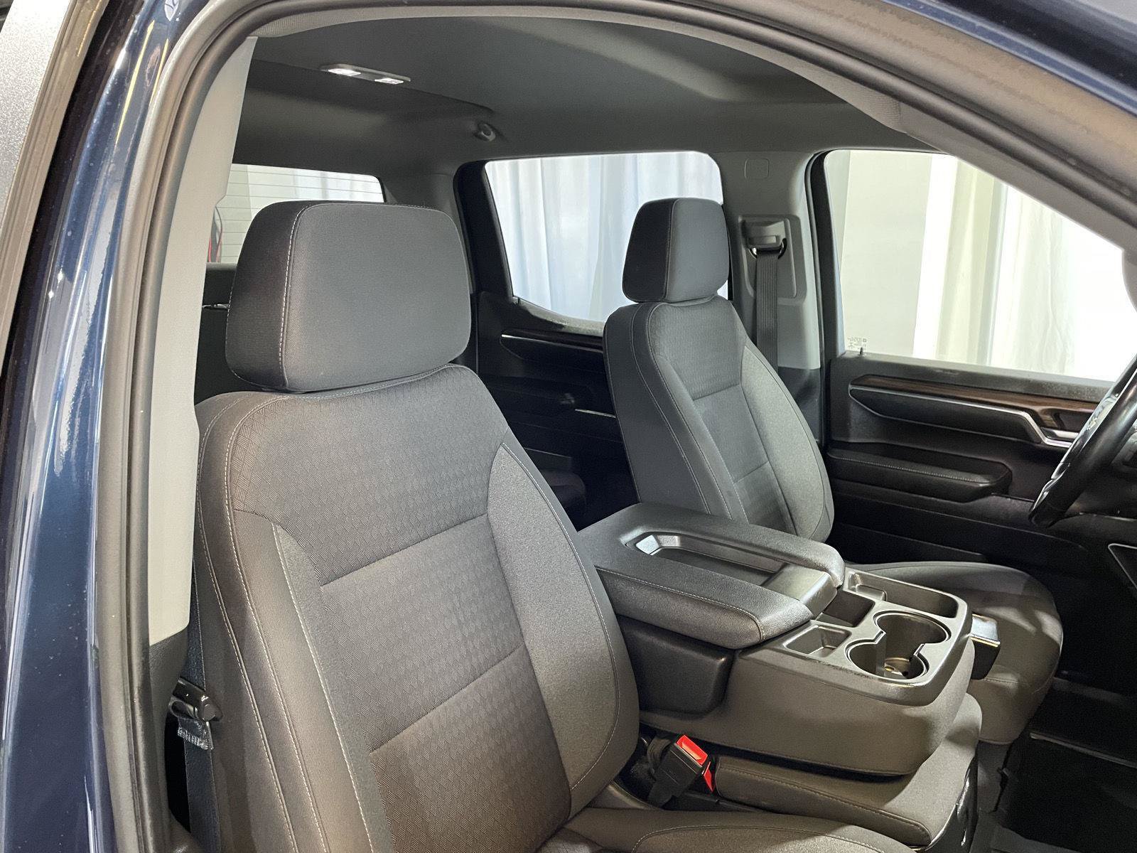 Used 2022 Chevrolet Silverado 1500 LT AWD/4WD image 25