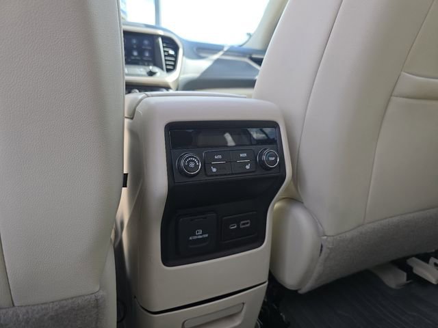 Used 2021 GMC Acadia Denali w/ Denali Ultimate Package AWD/4WD image 28
