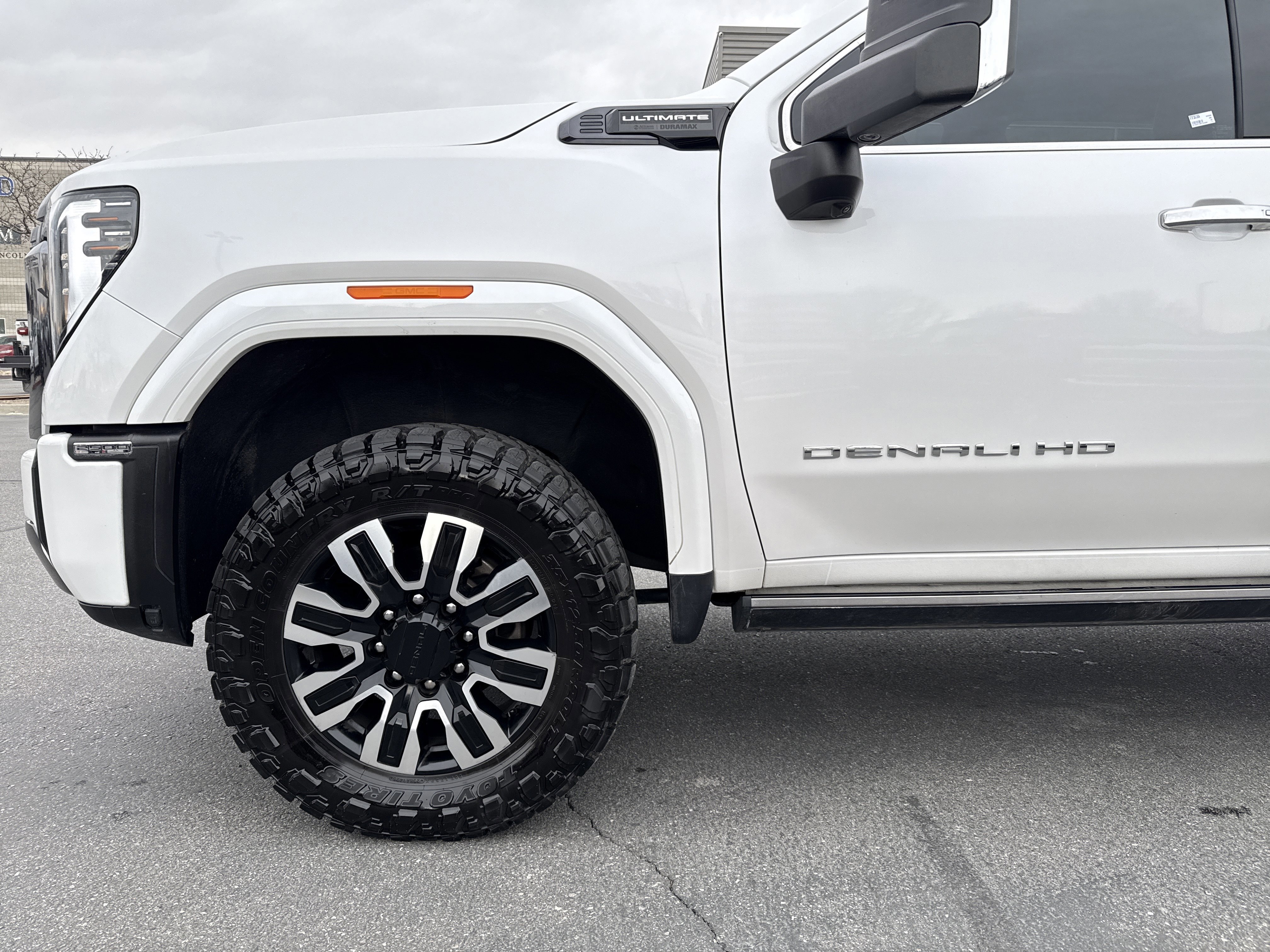 Used 2024 GMC Sierra 2500 Denali Ultimate image 3
