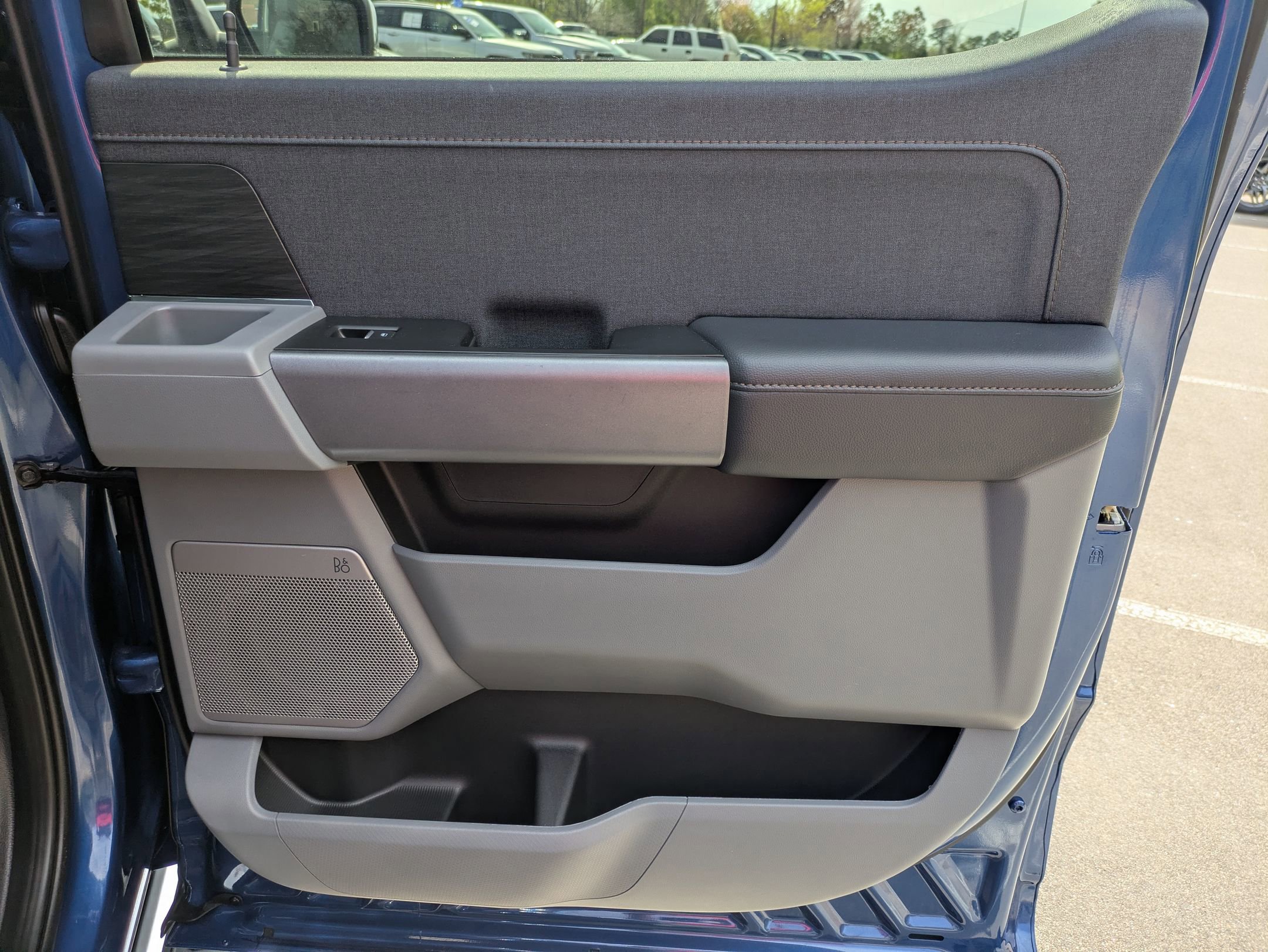 Certified 2025 Ford F150 Lariat w/ Equipment Group 501A Mid image 42