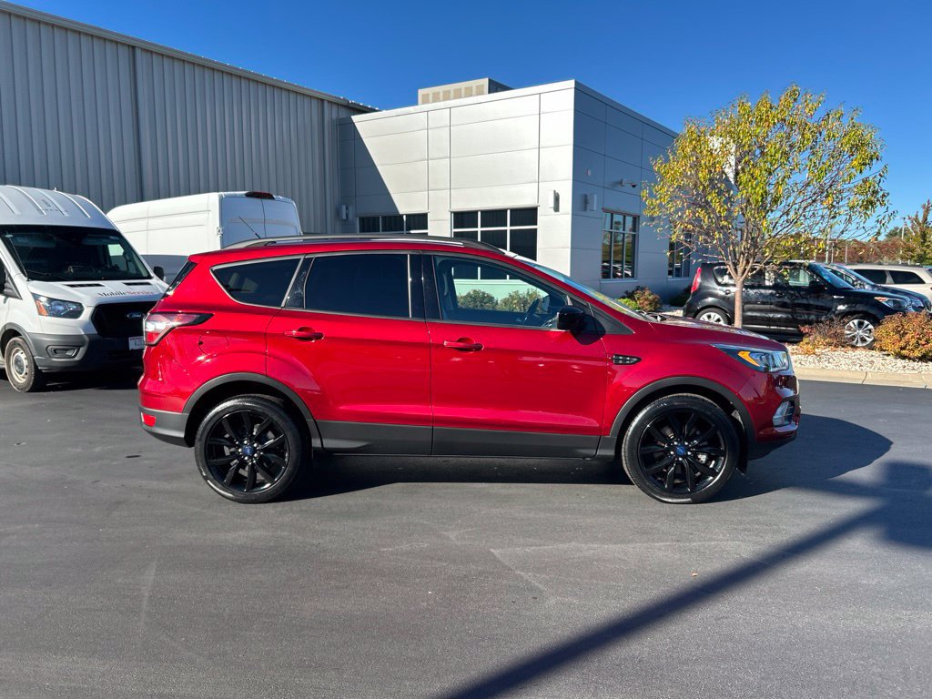 Certified 2017 Ford Escape SE w/ SE Sport Appearance Package AWD/4WD image 5