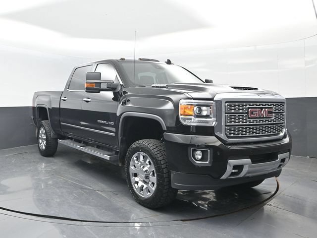 Used 2018 GMC Sierra 2500 Denali w/ Duramax Plus Package AWD/4WD image 2