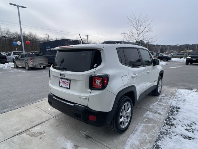 Used 2017 Jeep Renegade Latitude w/ Cold Weather Group image 5