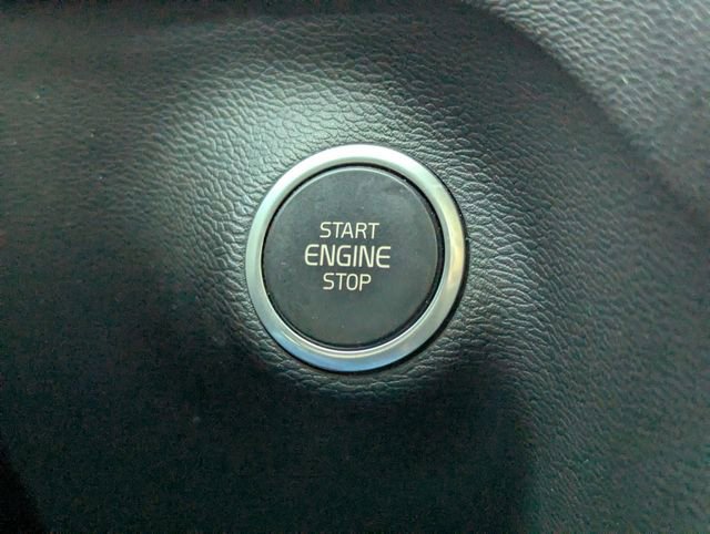 Used 2021 Volvo XC40 T5 R-Design w/ Protection Package Premier image 28