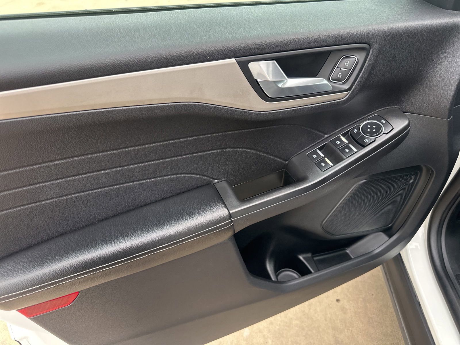 Certified 2021 Ford Escape SEL FWD image 16