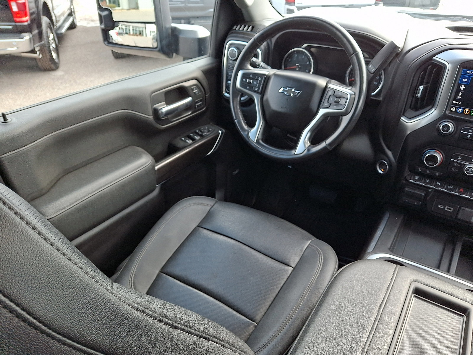 Used 2022 Chevrolet Silverado 3500 LTZ w/ LTZ Plus Package image 15