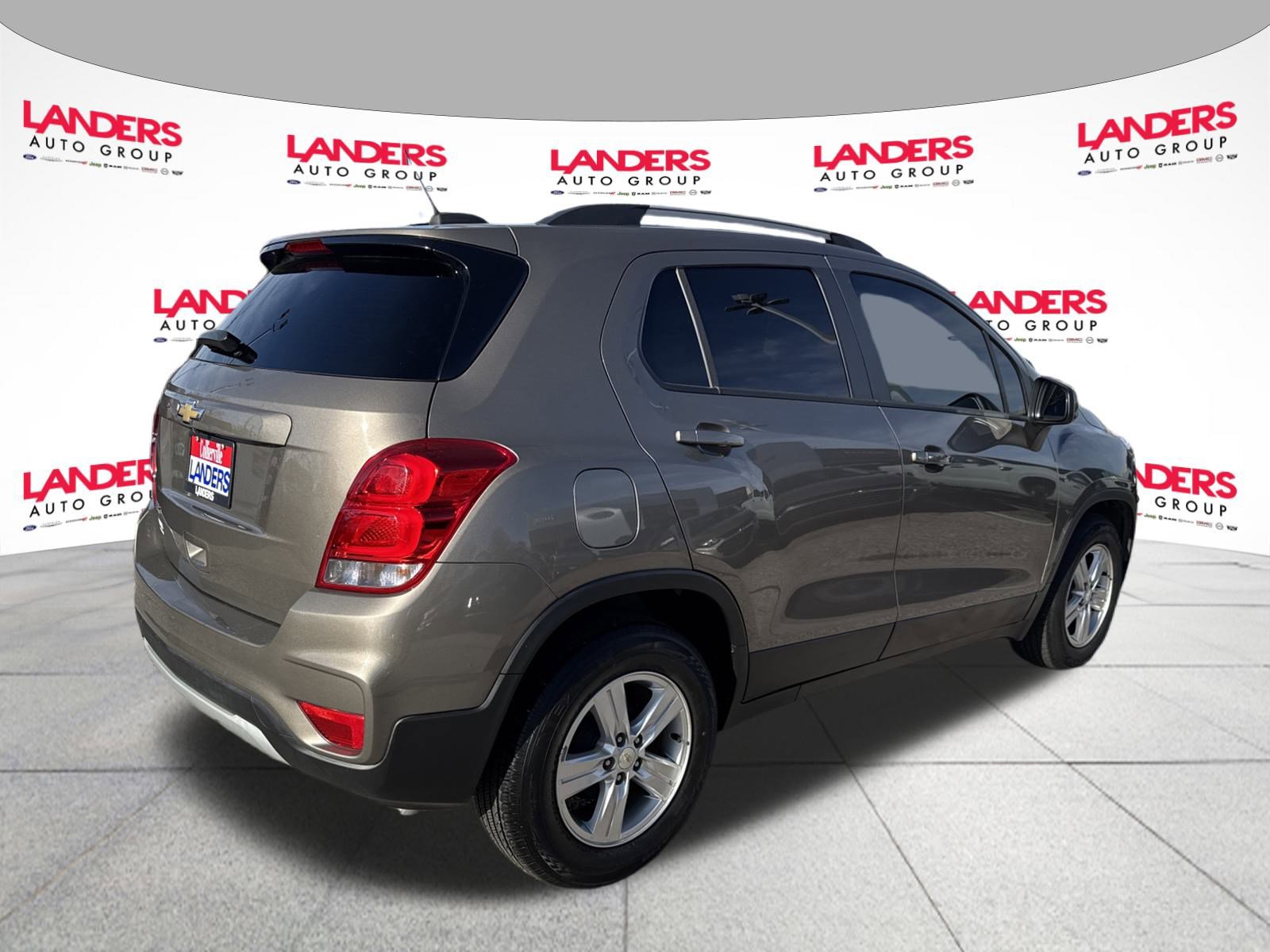 Used 2022 Chevrolet Trax LT w/ LT Convenience Package image 3