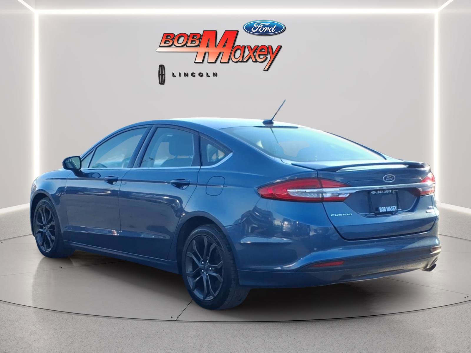 Certified 2018 Ford Fusion SE w/ Equipment Group 201A image 2