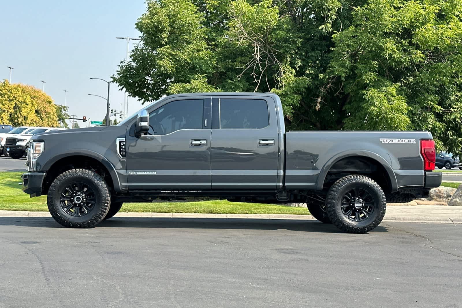 Certified 2021 Ford F350 Platinum w/ Tremor Off-Road Package AWD/4WD image 5
