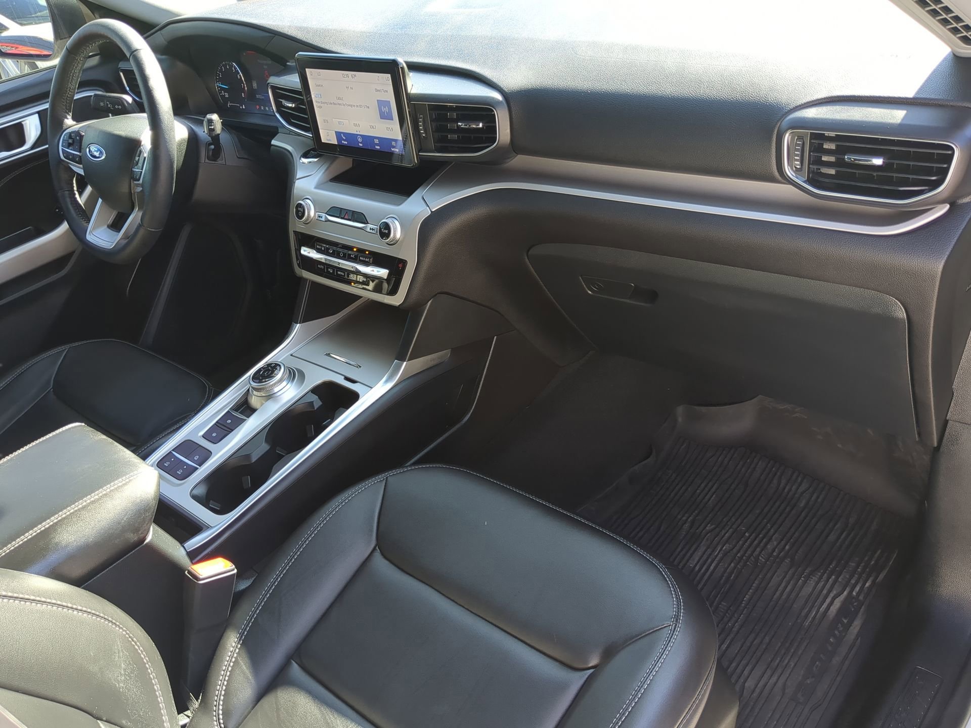 Certified 2022 Ford Explorer XLT w/ Equipment Group 202A image 41