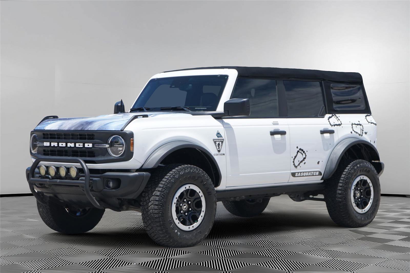 Certified 2023 Ford Bronco Black Diamond w/ Sasquatch Package AWD/4WD image 8
