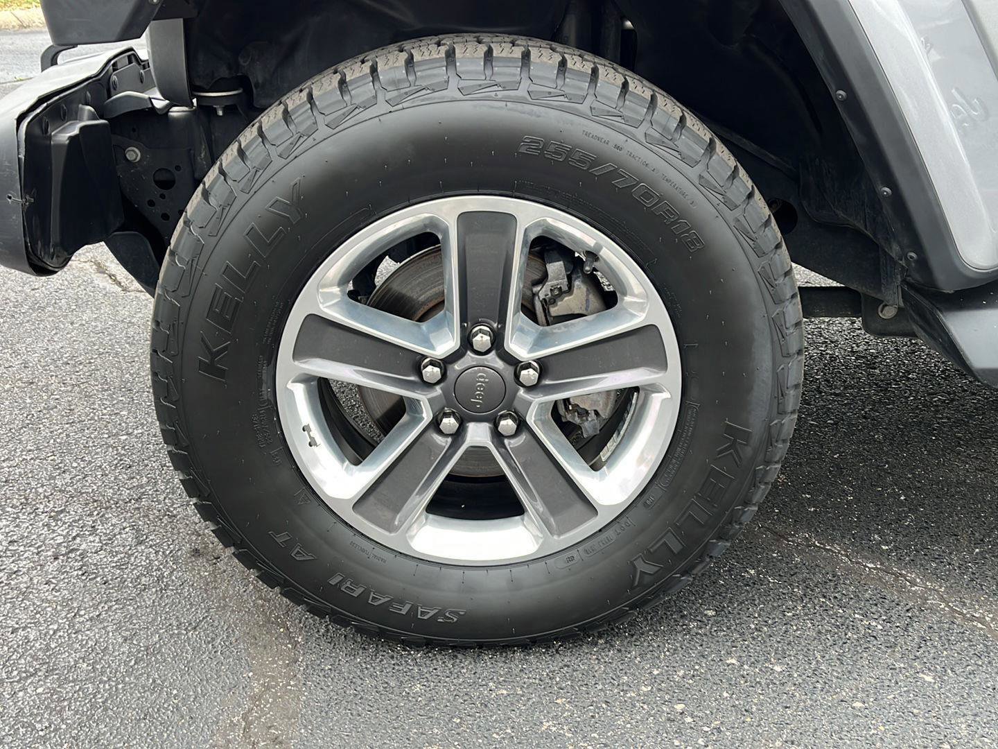 Used 2019 Jeep Wrangler Unlimited Sahara image 17