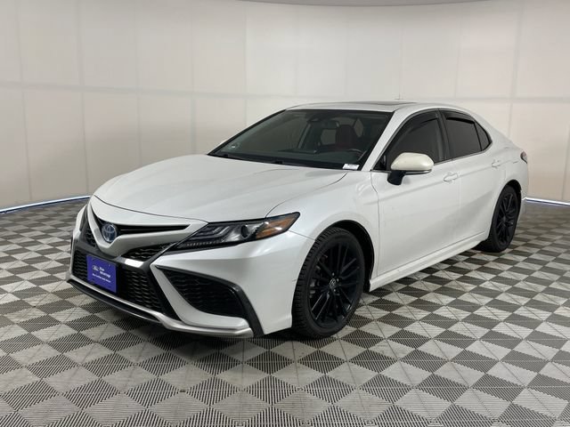 Used 2022 Toyota Camry XSE w/ Navigation Upgrade Package FWD image 1