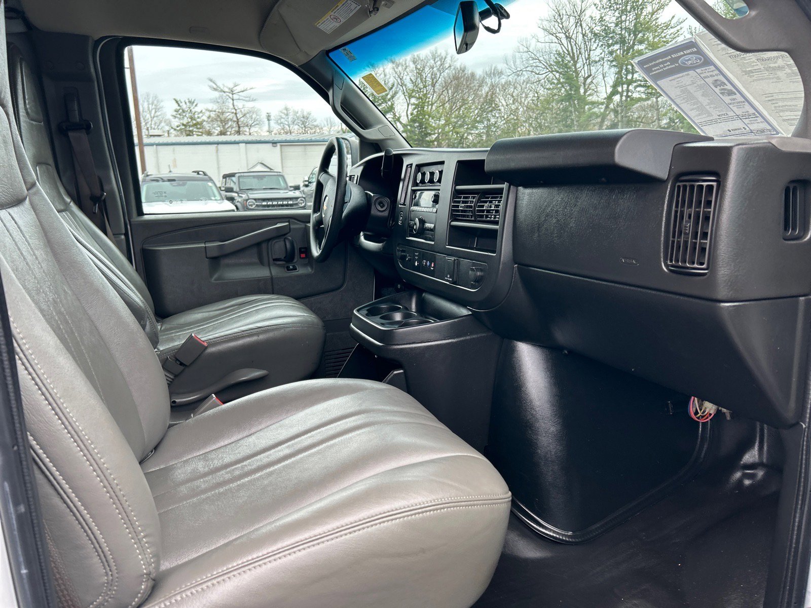 Used 2021 Chevrolet Express 2500 w/ Driver Convenience Package image 13