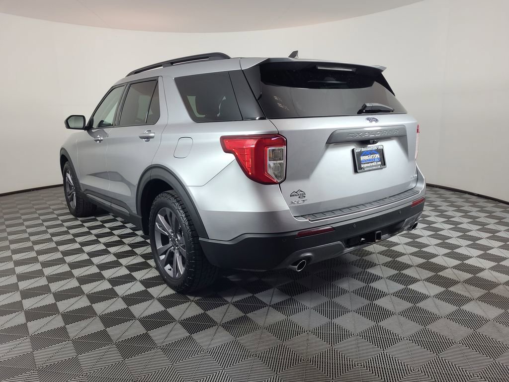 Certified 2022 Ford Explorer XLT w/ Equipment Group 202A AWD/4WD image 5