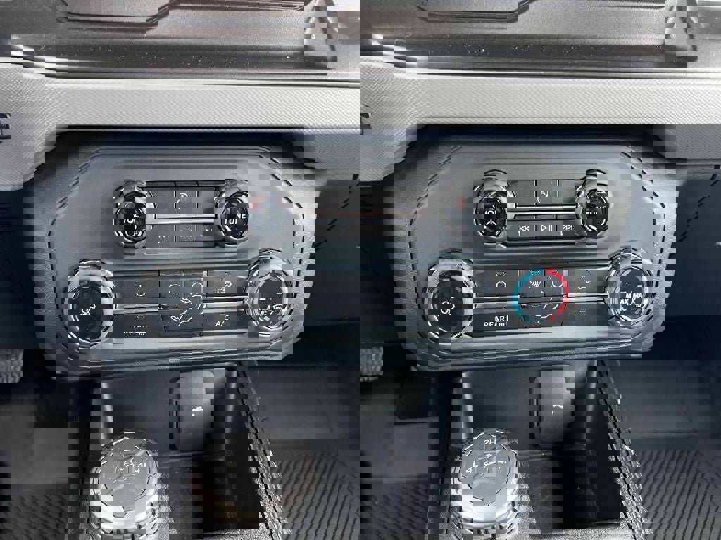 Certified 2022 Ford Bronco Base image 14