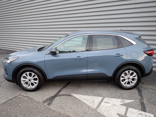 Certified 2023 Ford Escape Active AWD/4WD image 2