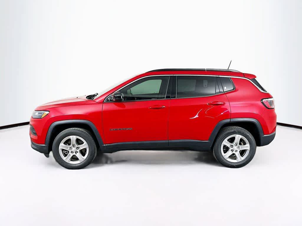 Used 2023 Jeep Compass Latitude AWD/4WD image 3