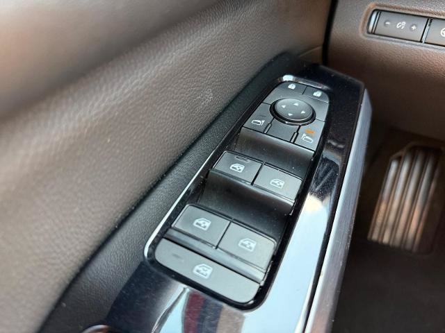 Used 2023 Nissan Pathfinder SL w/ SL Premium Package AWD/4WD image 26