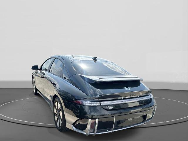 Used 2024 Hyundai Ioniq 6 SE RWD image 4