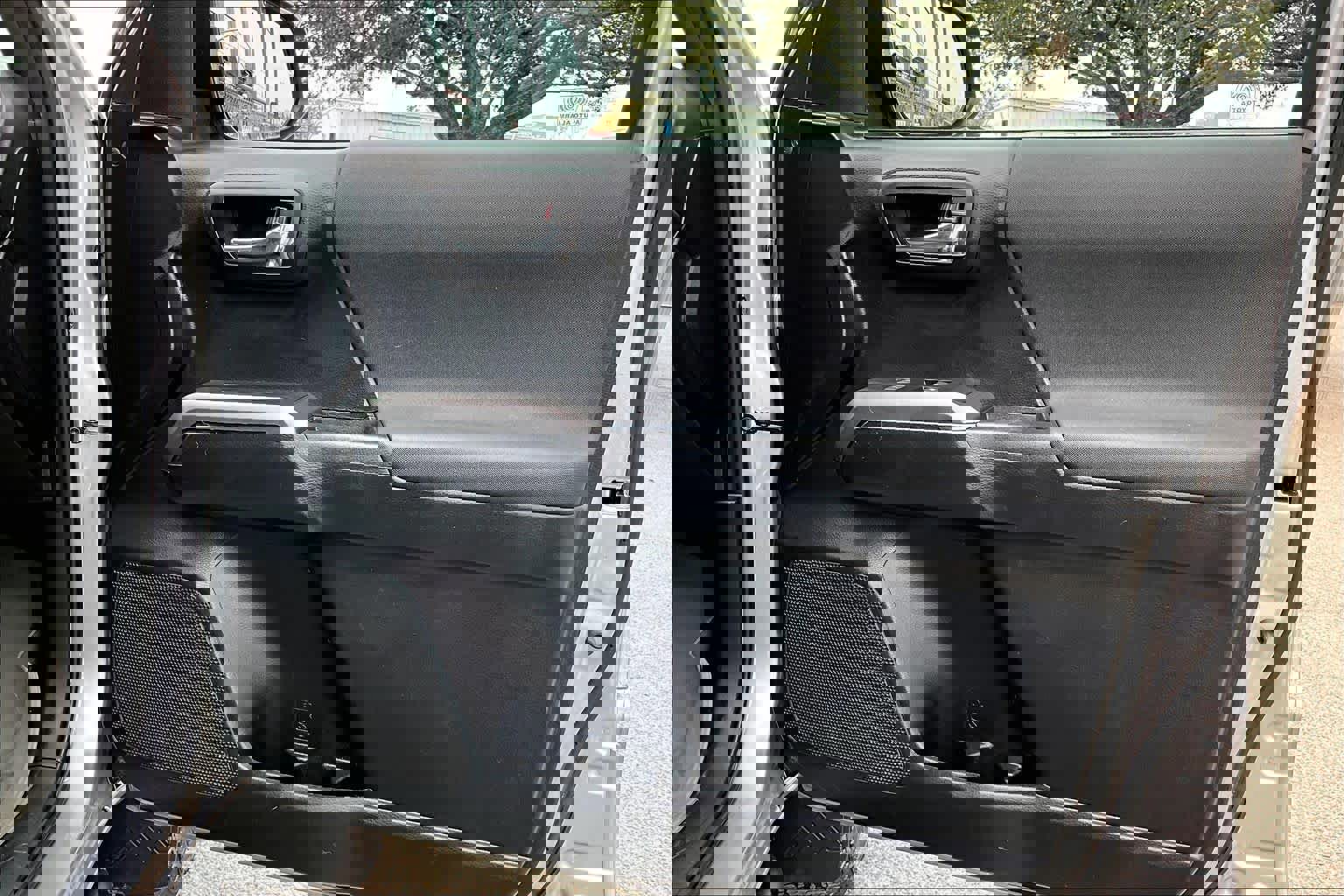 Used 2018 Toyota Tacoma TRD Off-Road image 24