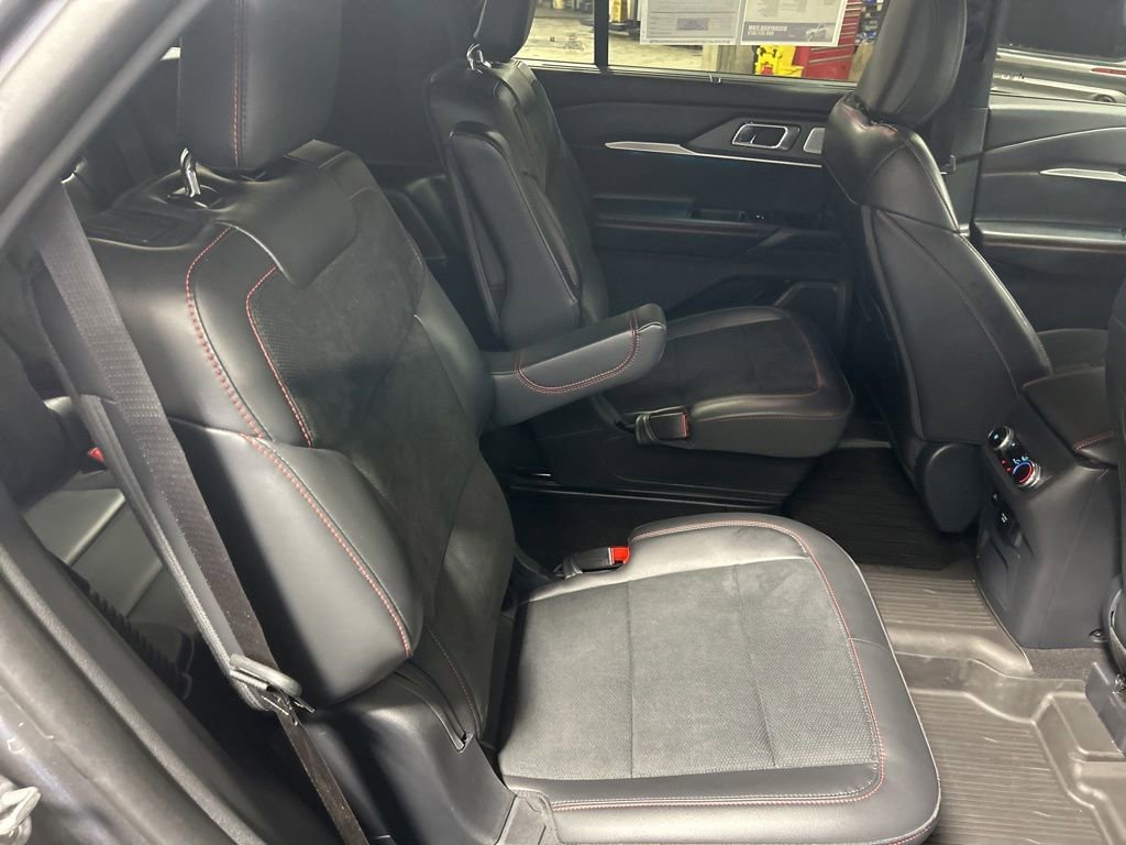 Certified 2025 Ford Explorer ST AWD/4WD image 11
