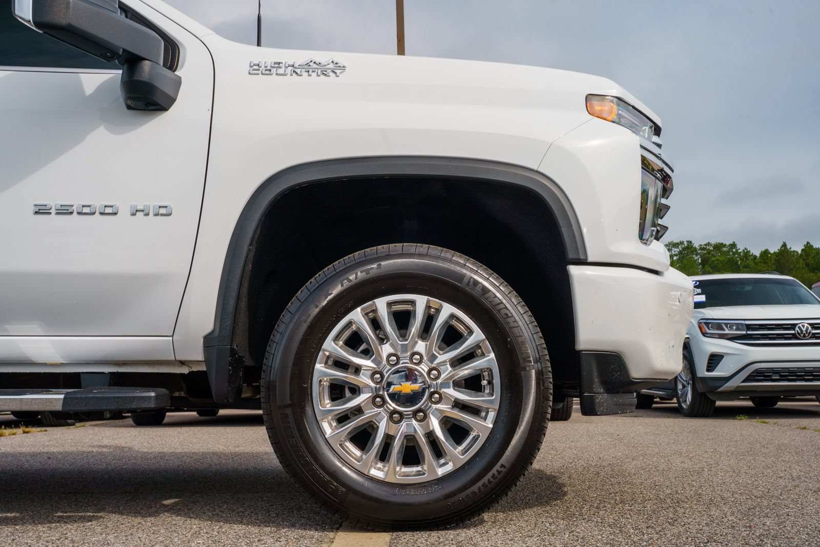 Used 2023 Chevrolet Silverado 2500 High Country AWD/4WD image 9