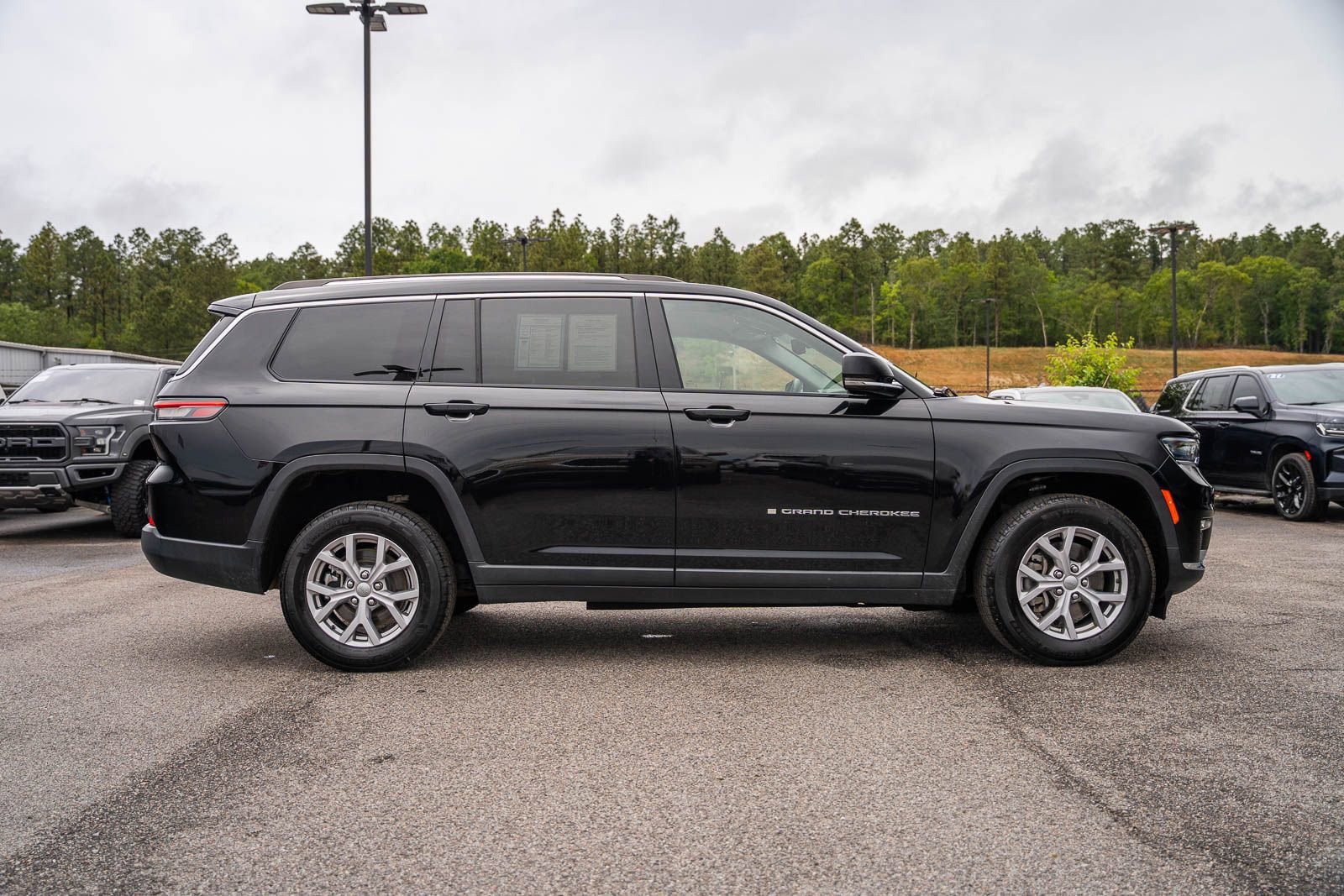 Used 2021 Jeep Grand Cherokee L Limited AWD/4WD image 10