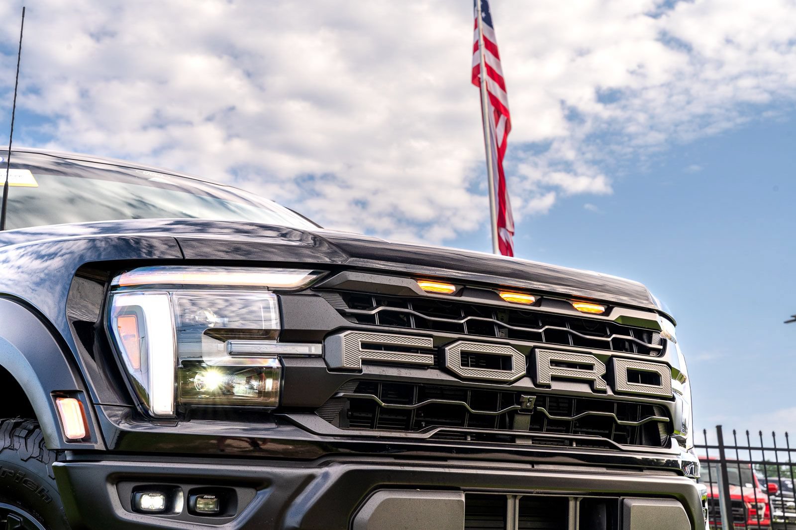 Certified 2025 Ford F150 Raptor AWD/4WD image 3