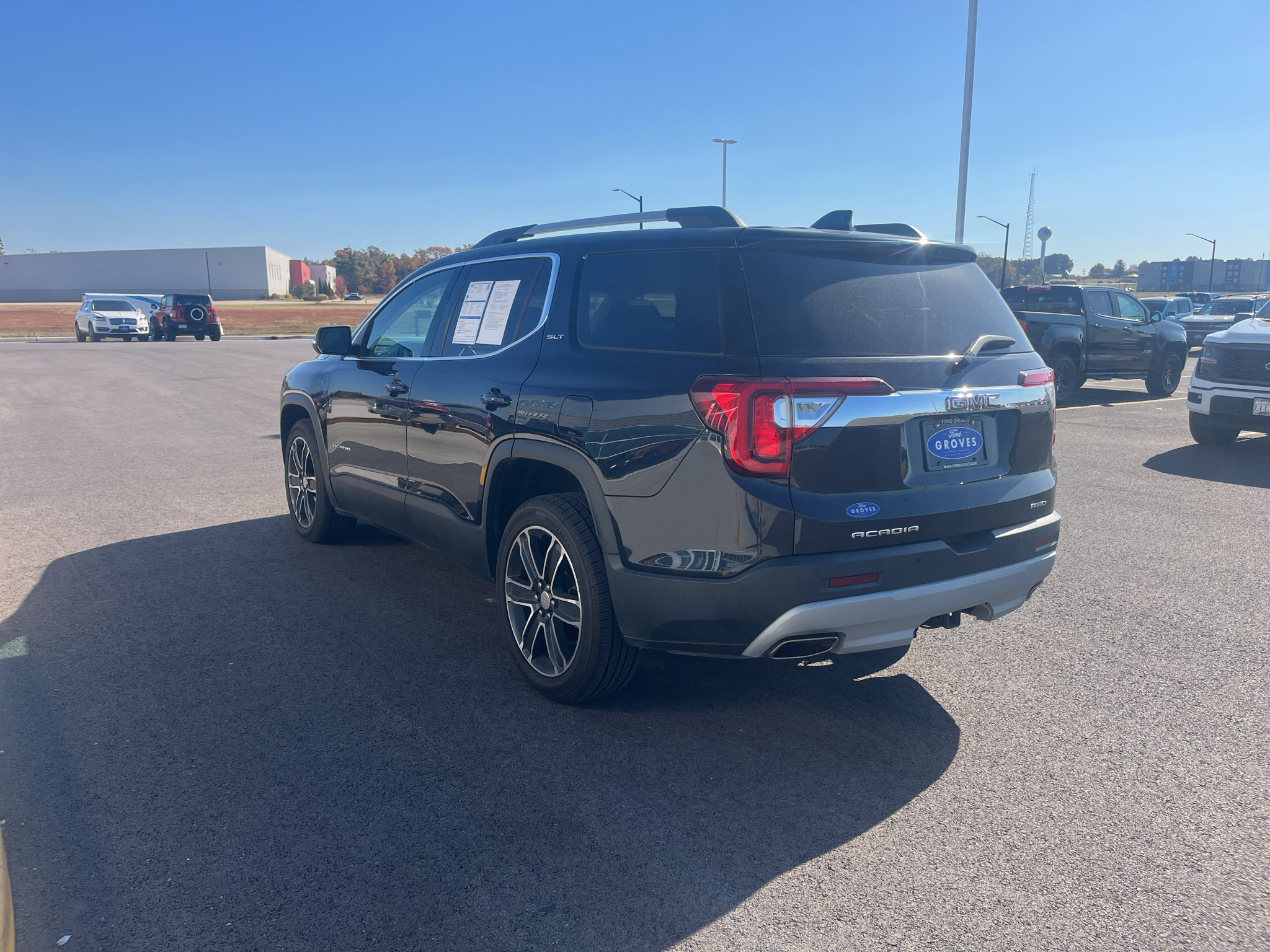 Used 2021 GMC Acadia SLT w/ Technology Package AWD/4WD image 7