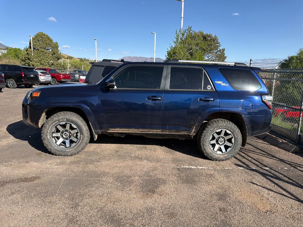 Used 2018 Toyota 4Runner TRD Off-Road Premium AWD/4WD image 4