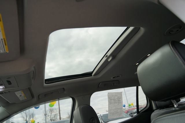 Used 2021 GMC Acadia SLT w/ Technology Package image 13