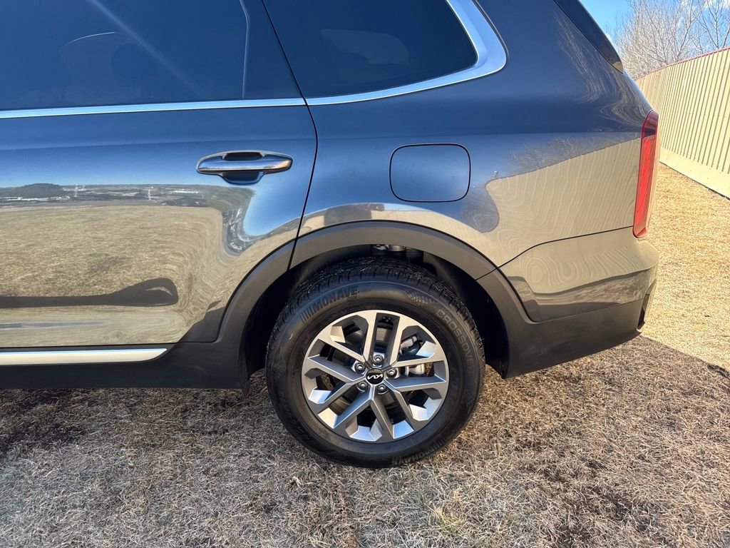 Used 2024 Kia Telluride LX image 33