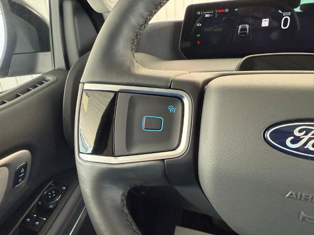 Certified 2025 Ford Expedition Active AWD/4WD image 15