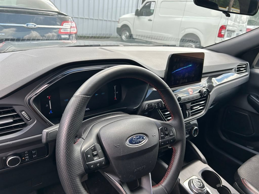 Certified 2025 Ford Escape ST-Line FWD image 10