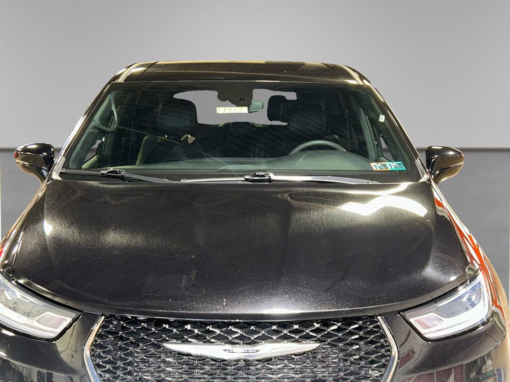 Used 2025 Chrysler Pacifica Select image 12