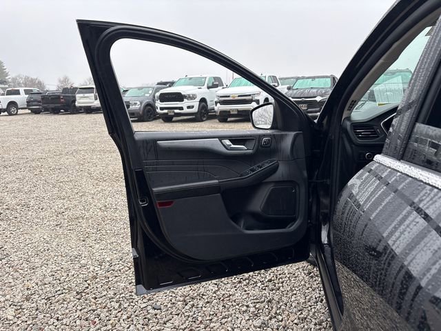 Certified 2025 Ford Escape Platinum image 16