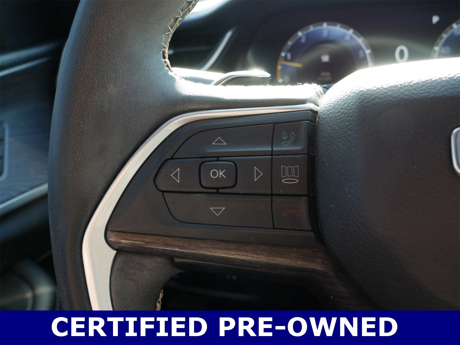 Used 2024 Jeep Grand Cherokee Limited w/ Black Appearance Package image 30