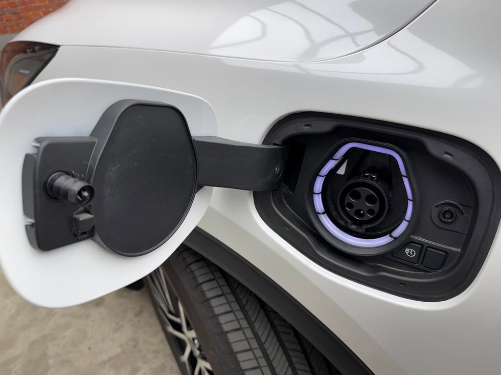 Certified 2025 Ford Escape SE FWD image 9