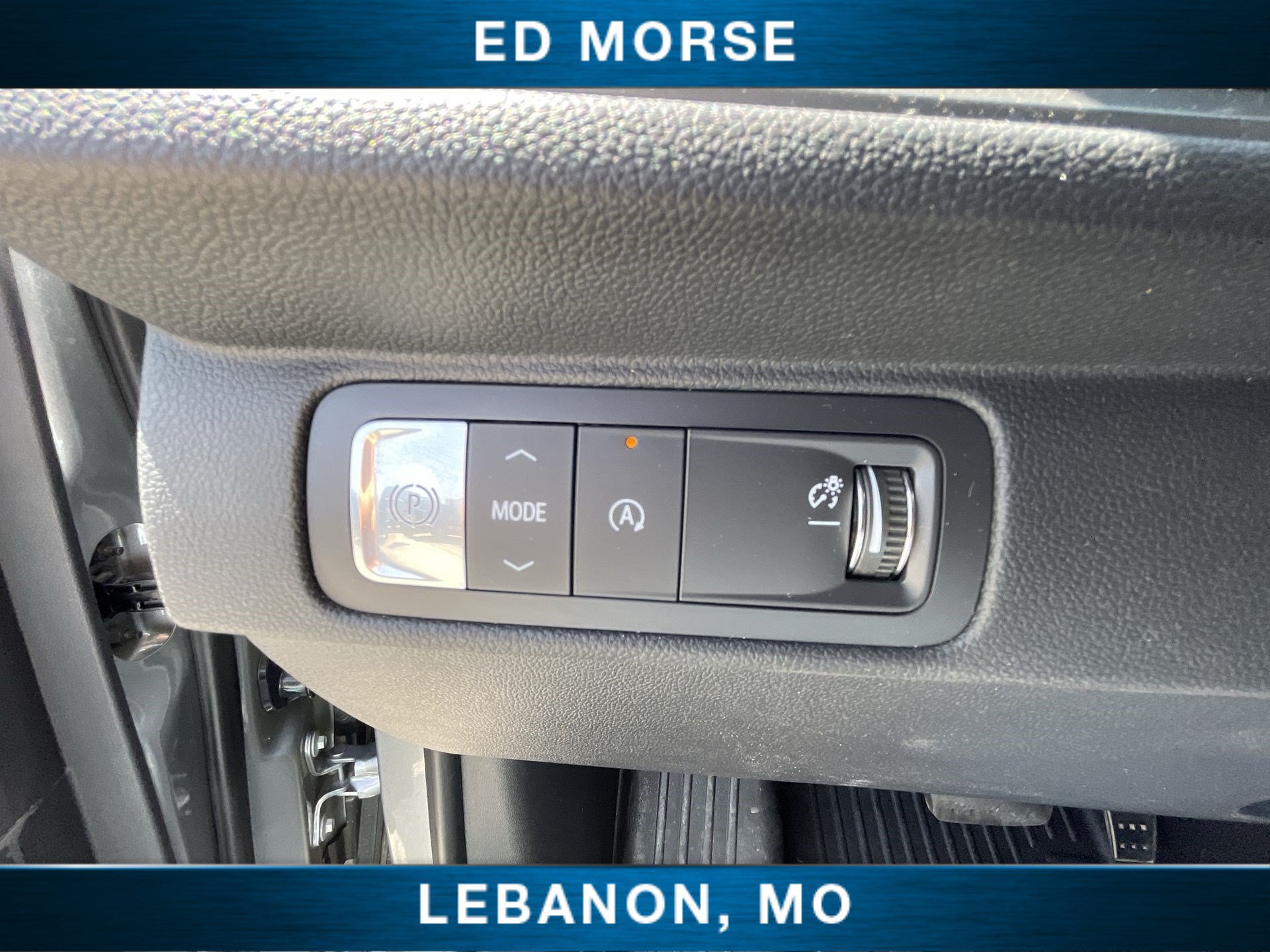 Used 2025 Chevrolet Traverse LT FWD image 18