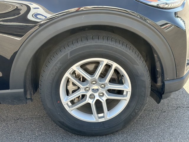 Certified 2026 Ford Explorer Active AWD/4WD image 9