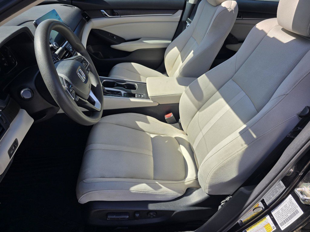 Used 2018 Honda Accord EX image 34