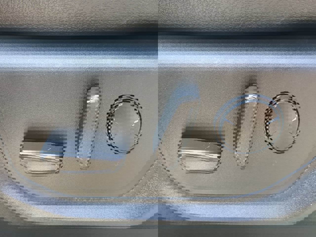 Certified 2020 Ford F150 Lariat image 29