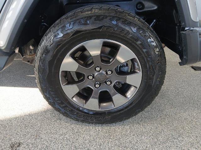 Used 2019 Jeep Wrangler Unlimited Sahara image 9