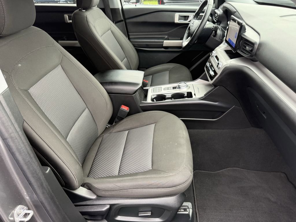 Certified 2024 Ford Explorer XLT image 41